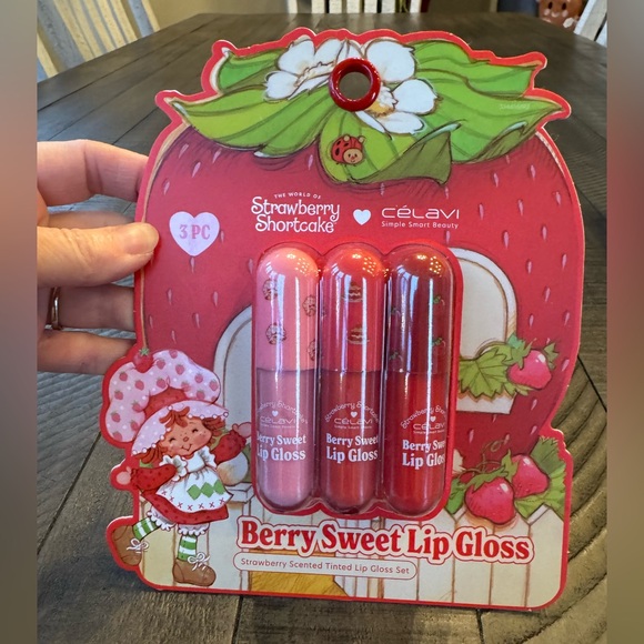 Célavi Strawberry Shortcake Berry Sweet Lip Gloss Set (NEW) - Picture 3 of 5